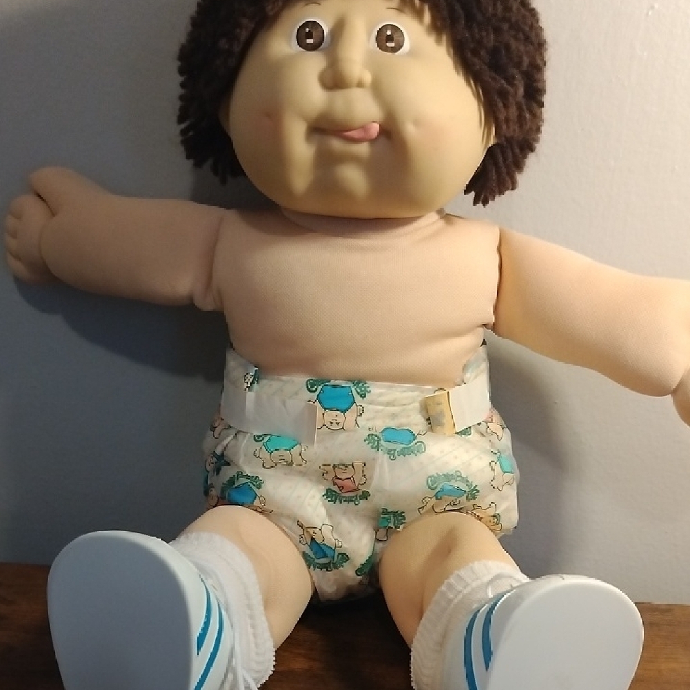 Vintage1983 Charming Doll with White and Blue Outfit - Picture 4 of 4